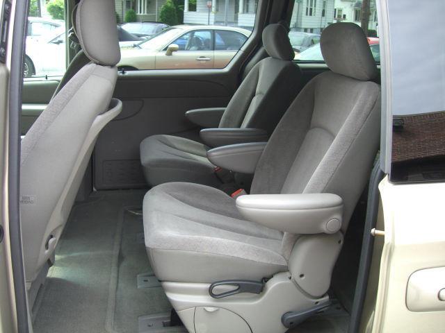 Dodge Grand Caravan 2002 photo 1