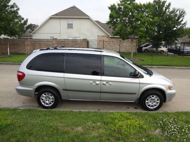 Dodge Grand Caravan 2002 photo 3