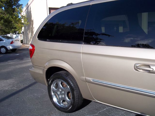 Dodge Grand Caravan 2002 photo 2