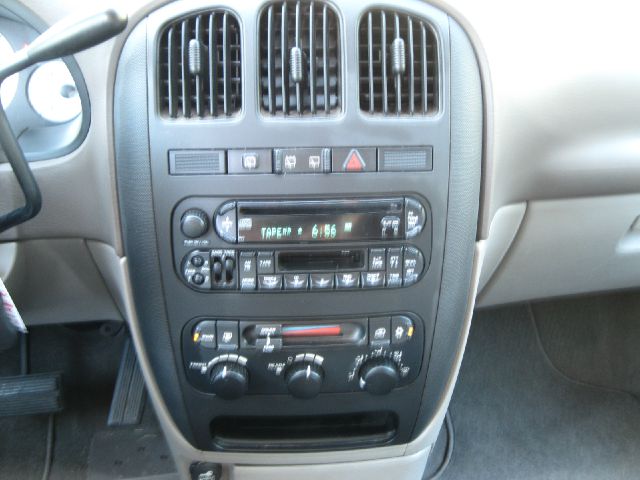 Dodge Grand Caravan 2002 photo 20