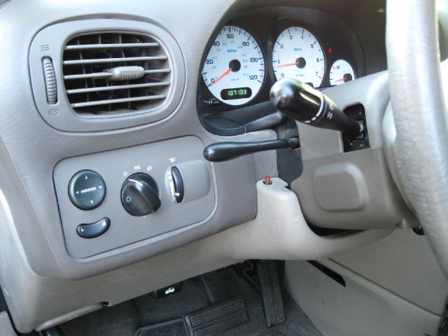 Dodge Grand Caravan 2002 photo 5