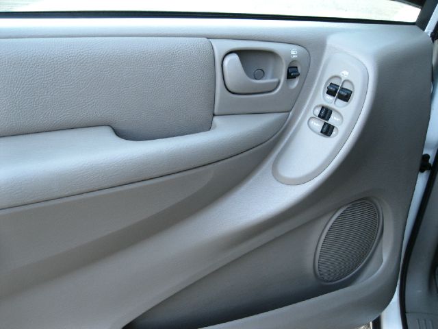 Dodge Grand Caravan 2002 photo 7