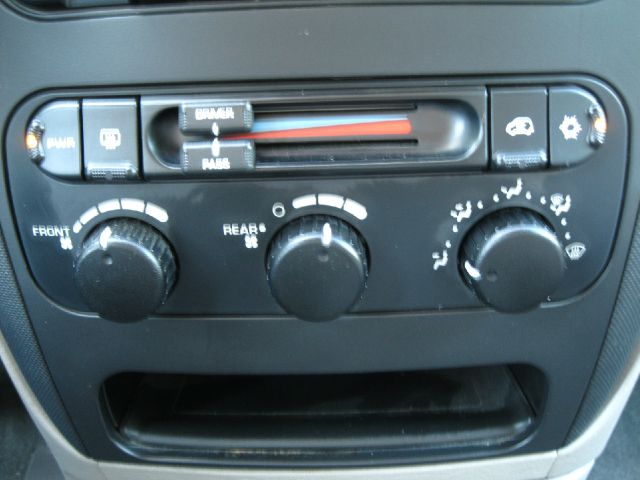 Dodge Grand Caravan 2002 photo 9