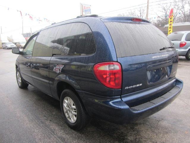 Dodge Grand Caravan 2002 photo 2