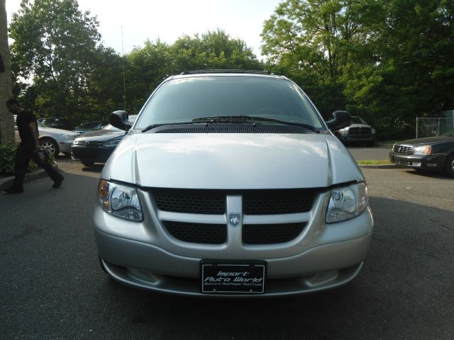 Dodge Grand Caravan 2003 photo 17