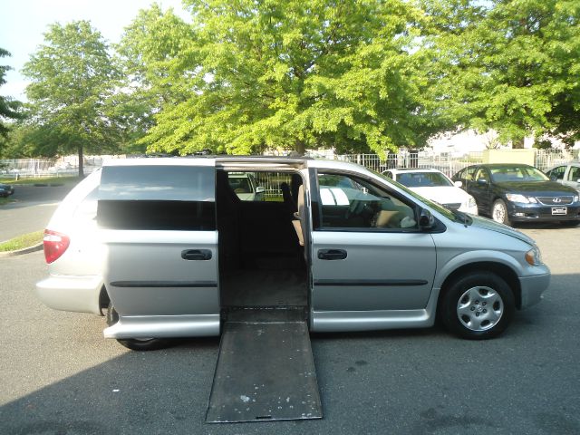 Dodge Grand Caravan 2003 photo 24