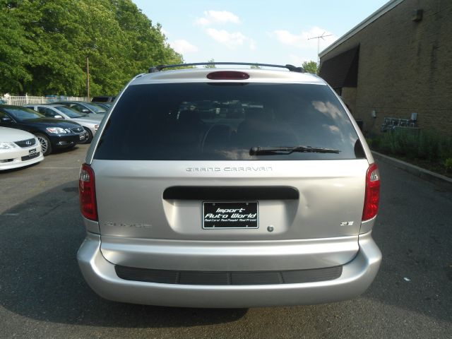 Dodge Grand Caravan 2003 photo 27