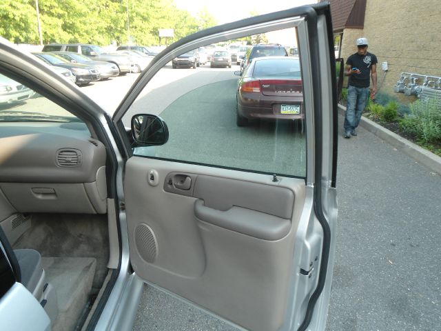 Dodge Grand Caravan 2003 photo 3