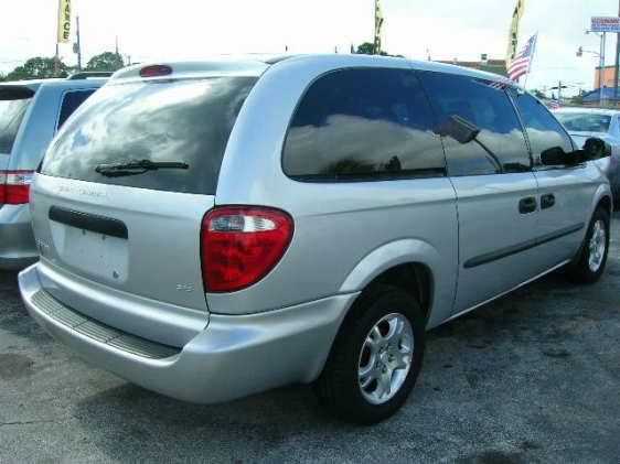 Dodge Grand Caravan 2003 photo 1