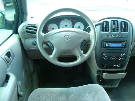 Dodge Grand Caravan 2003 photo 4