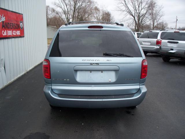 Dodge Grand Caravan 2003 photo 3