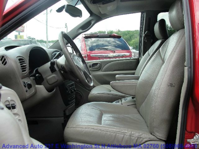 Dodge Grand Caravan 2003 photo 1