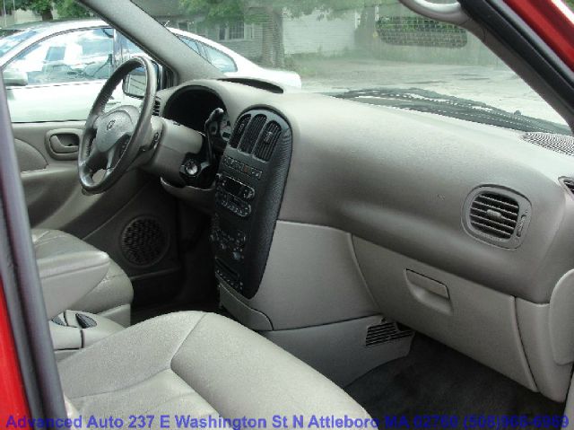 Dodge Grand Caravan 2003 photo 3