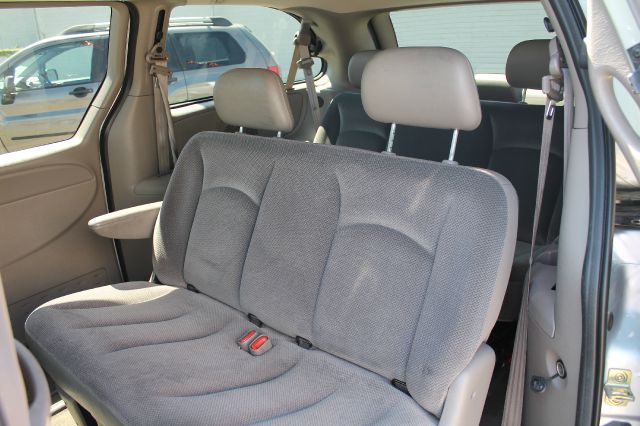 Dodge Grand Caravan 2003 photo 2