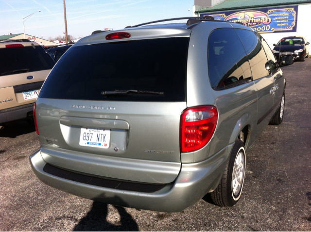 Dodge Grand Caravan 2003 photo 2