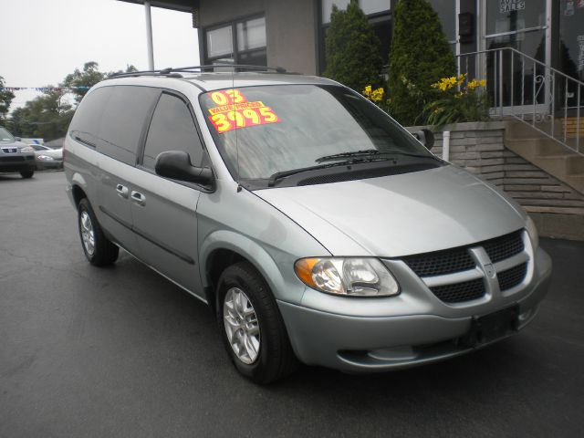 Dodge Grand Caravan 2003 photo 2