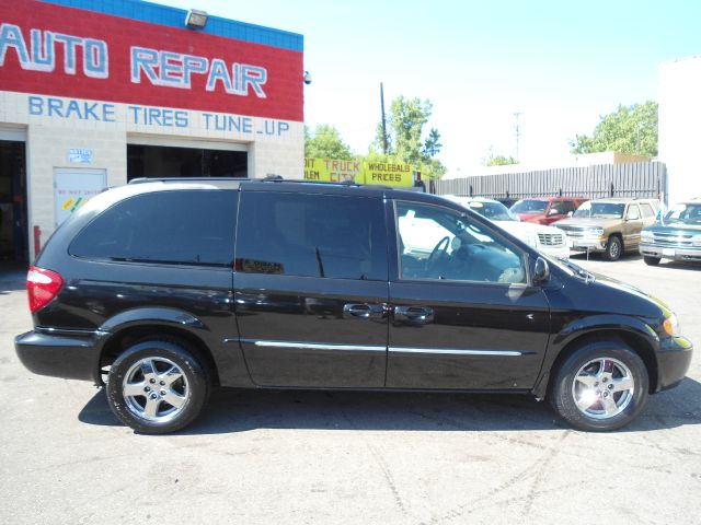 Dodge Grand Caravan 2003 photo 1