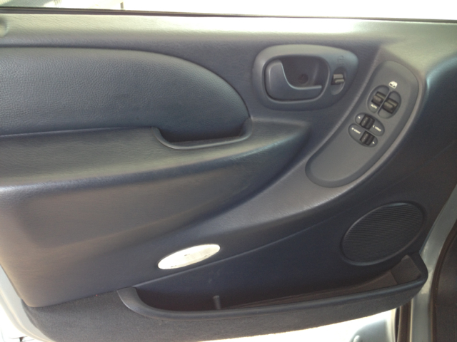 Dodge Grand Caravan 2003 photo 21