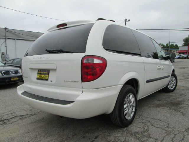 Dodge Grand Caravan 2003 photo 1