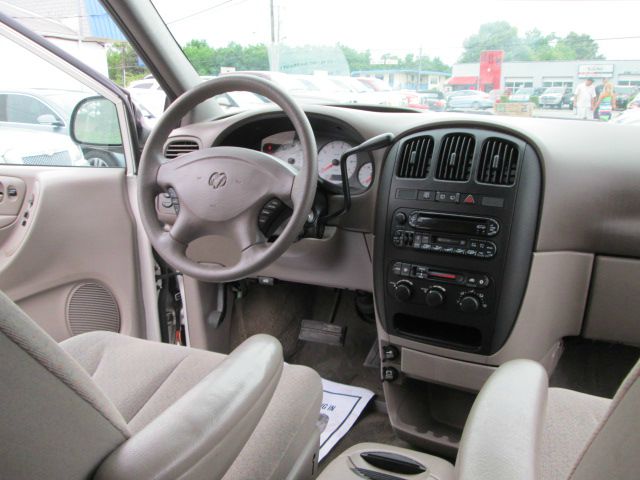 Dodge Grand Caravan 2003 photo 12