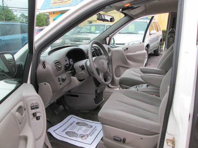 Dodge Grand Caravan 2003 photo 23