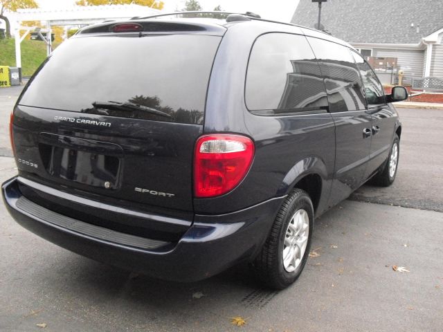 Dodge Grand Caravan 2003 photo 1