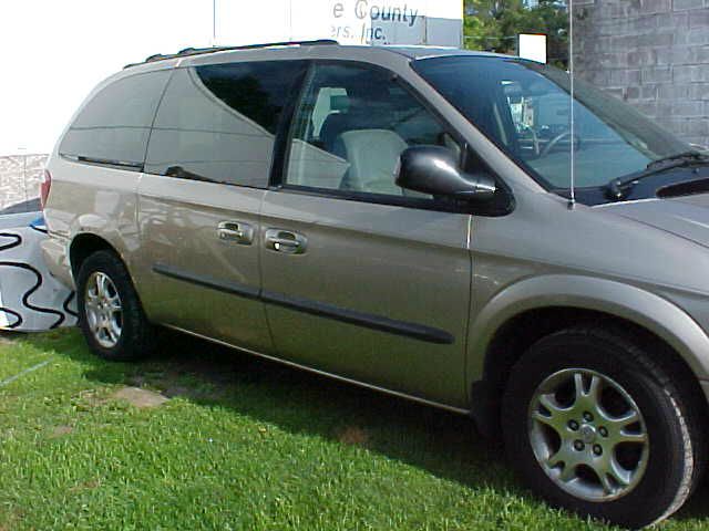 Dodge Grand Caravan 2003 photo 1