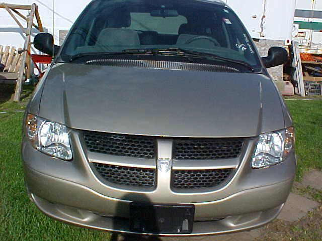 Dodge Grand Caravan 2003 photo 2