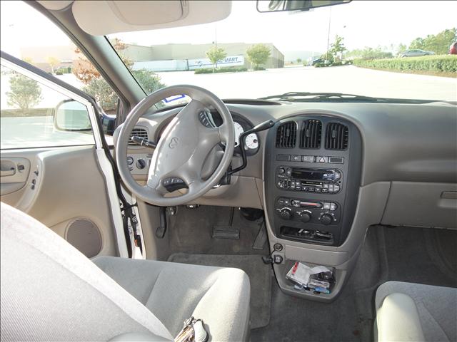 Dodge Grand Caravan 2003 photo 2