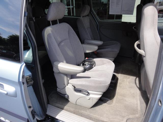 Dodge Grand Caravan 2003 photo 15