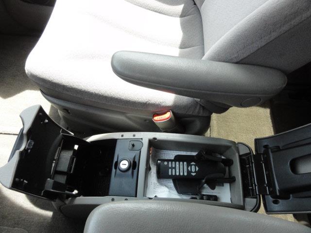 Dodge Grand Caravan 2003 photo 27