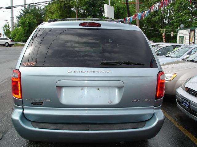 Dodge Grand Caravan 2003 photo 1