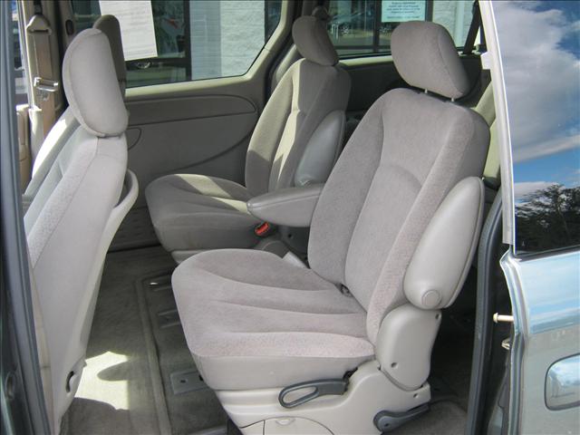 Dodge Grand Caravan 2003 photo 2