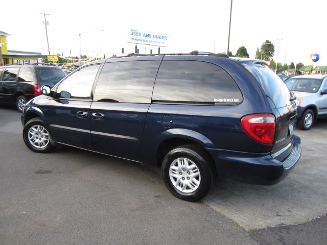 Dodge Grand Caravan 2003 photo 2