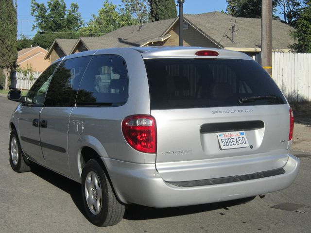 Dodge Grand Caravan 2003 photo 2