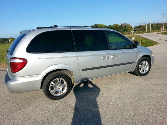 Dodge Grand Caravan 2003 photo 2