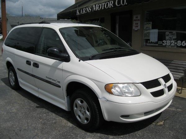 Dodge Grand Caravan 2003 photo 1