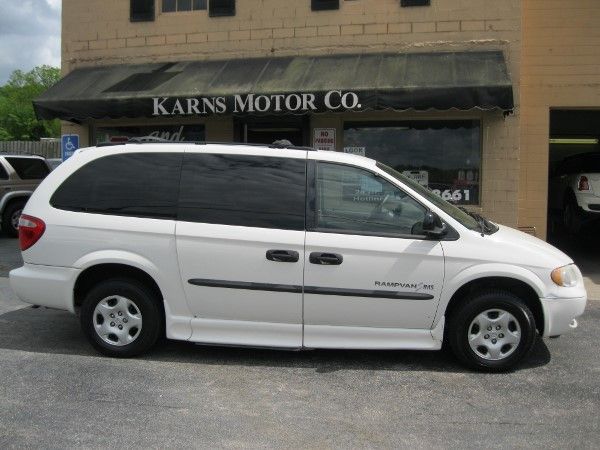 Dodge Grand Caravan 2003 photo 2