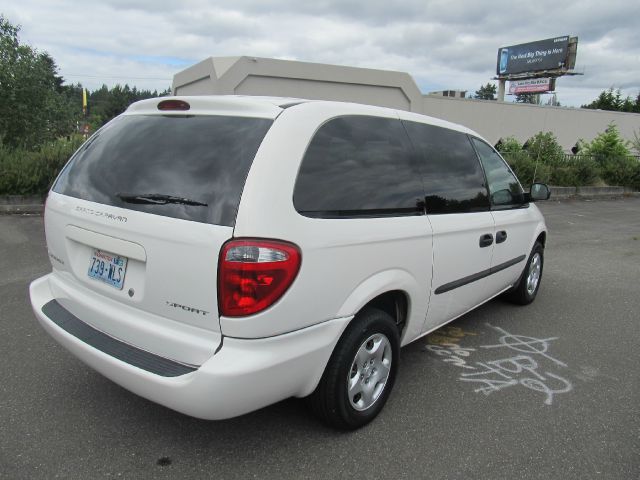 Dodge Grand Caravan 2003 photo 2