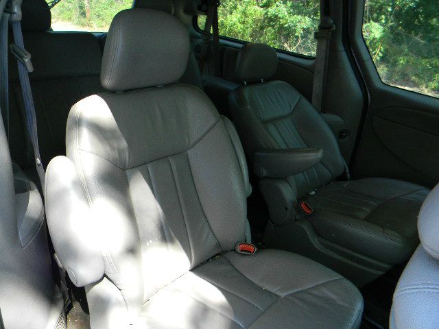 Dodge Grand Caravan 2003 photo 2