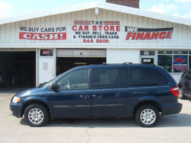 Dodge Grand Caravan 2003 photo 1