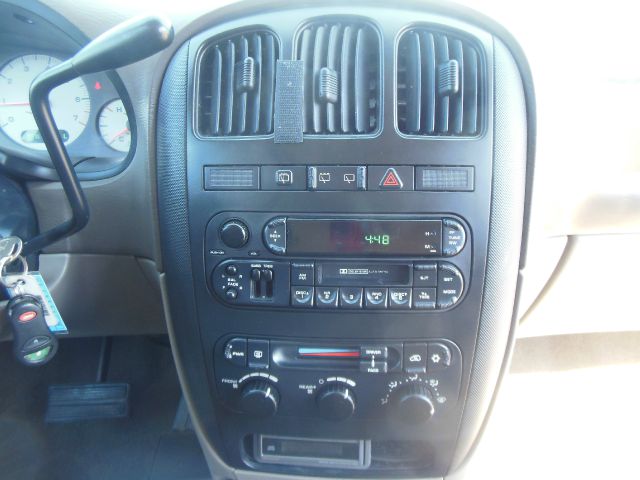 Dodge Grand Caravan 2003 photo 2