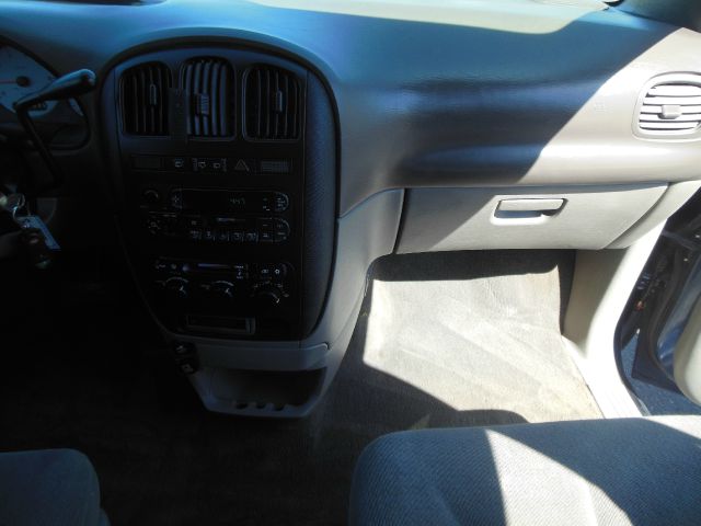 Dodge Grand Caravan 2003 photo 3