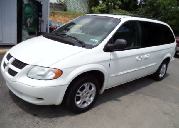 Dodge Grand Caravan 2003 photo 2