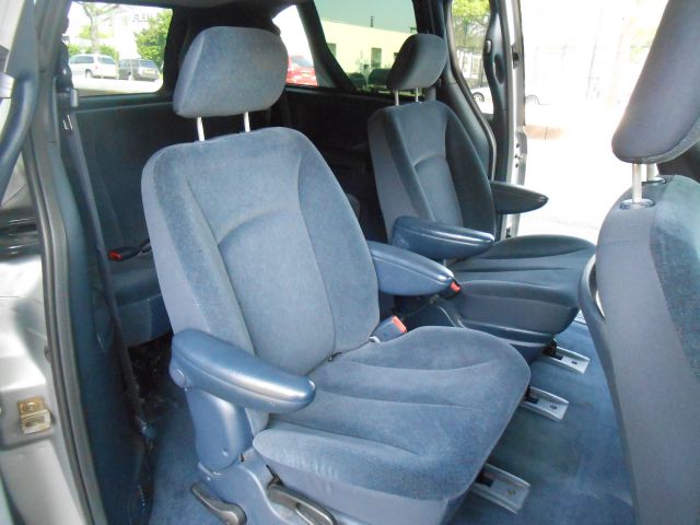 Dodge Grand Caravan 2003 photo 1