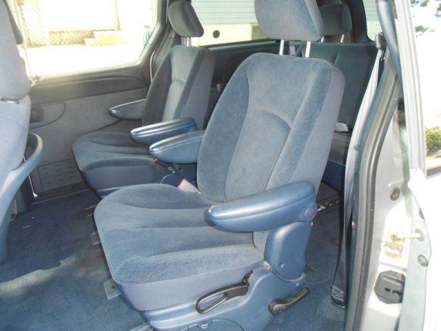 Dodge Grand Caravan 2003 photo 2