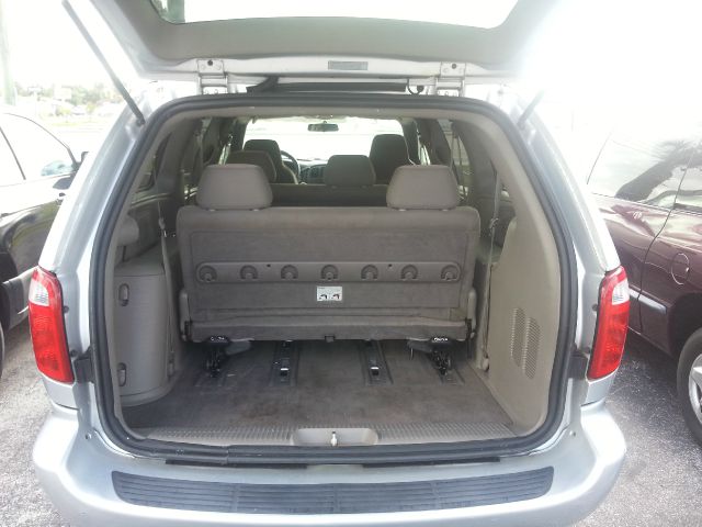 Dodge Grand Caravan 2003 photo 1