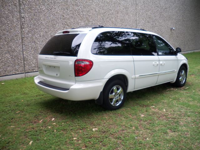 Dodge Grand Caravan 2003 photo 18