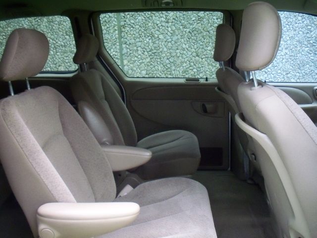 Dodge Grand Caravan 2003 photo 2