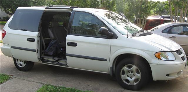 Dodge Grand Caravan 2003 photo 1